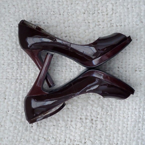 Heels - Picture 3 of 9